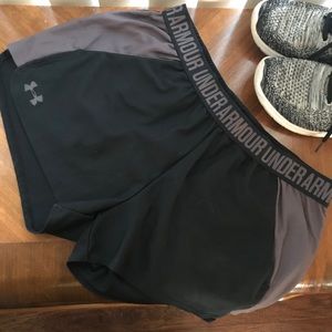 Under Armour | Loose Fit Shorts